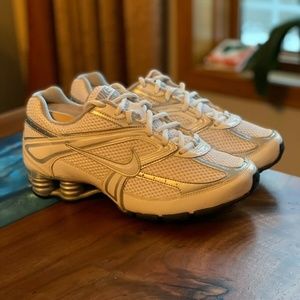 Nike Shox Reveal 3 Silver Athletic Running Shoes
